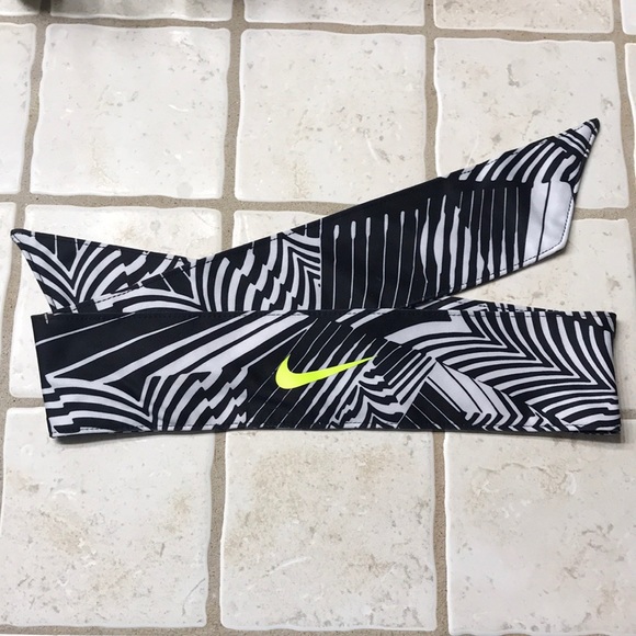 Nike Accessories - Nike HeadBand